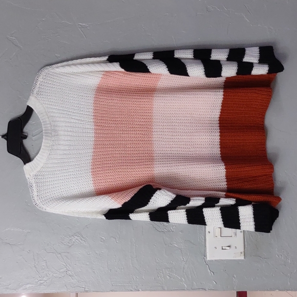 beautiful knitted sweater women XL good  super soft ,not labeled,pretty, crochet - Picture 3 of 4